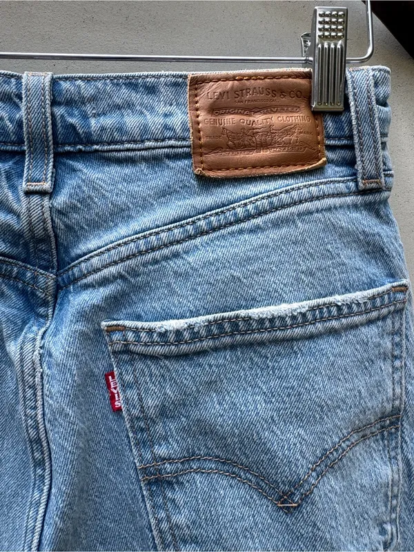 Levi’s 70s High Flare Jeans Size 27 High Rise Flare Raw Hem Light Medium Wash - Image 5