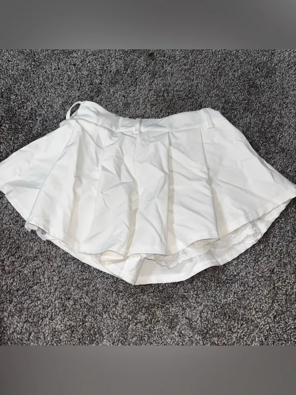 AKIRA White Lace Skirt - Image 5