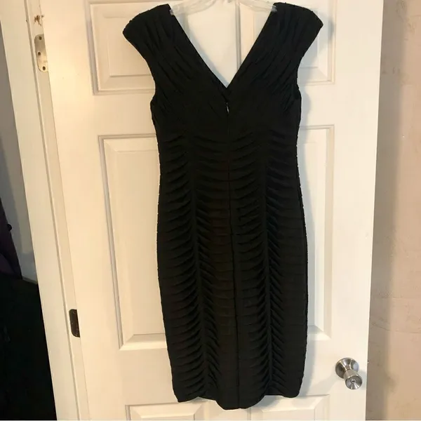Adrianna Papell Black Overlapping Curved Pleated Dress Size 8 - Image 5