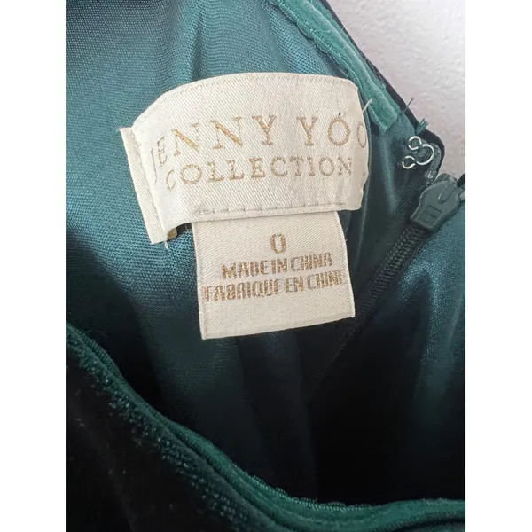 Jenny Yoo Collection Issa Velvet Off‎ the Shoulder Gown Emerald Green Size 0 - Image 6