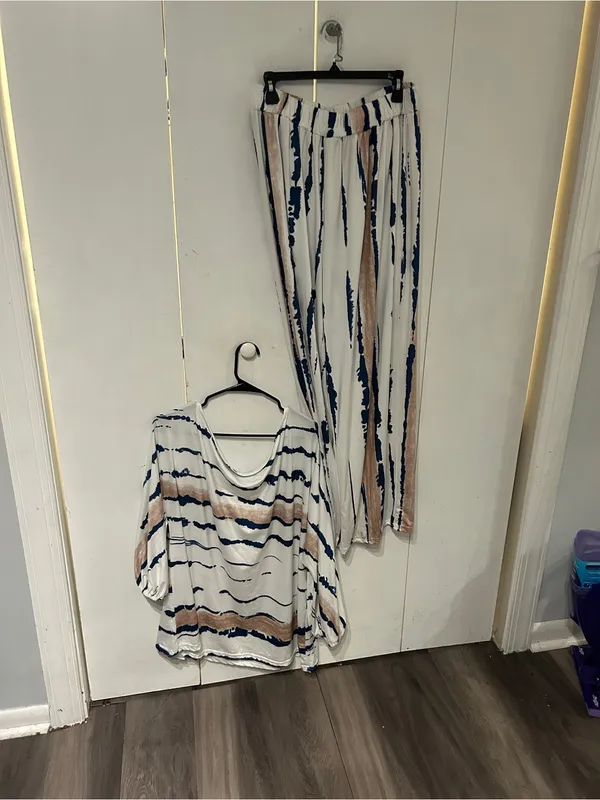 White Tie-Dye Stripe Set with Navy & Tan size 2X - Image 2