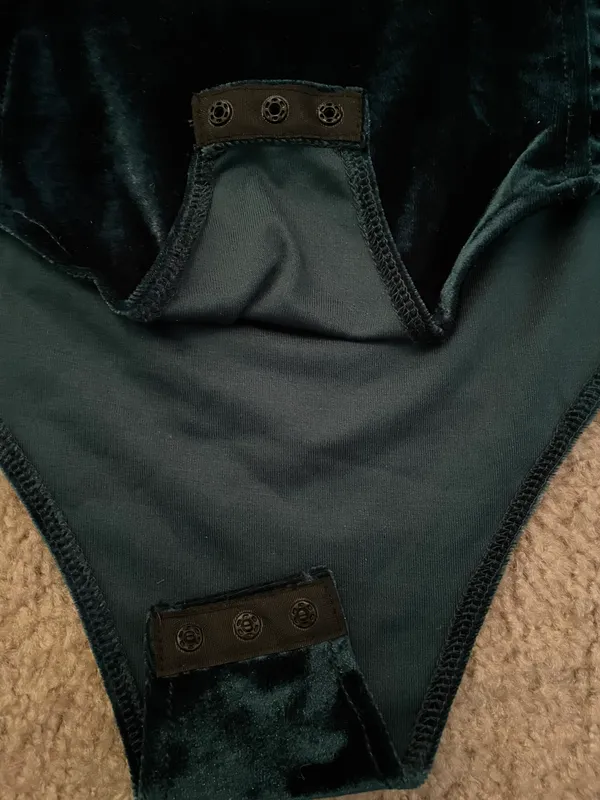 Emerald Green Velvet Bodysuit Size L - Image 3