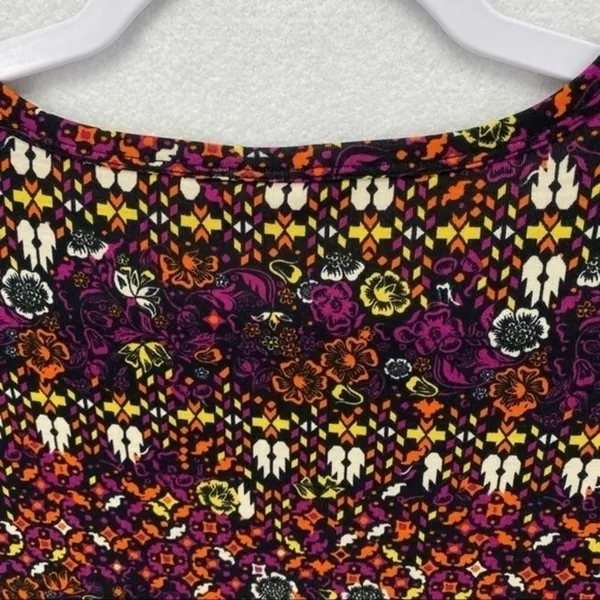 LulaRoe Julia Printed‎ Stretch Short Sleeve Dress - Image 12