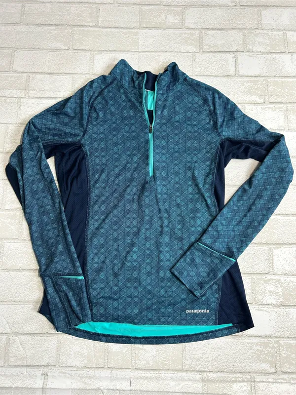 Patagonia Worn Wear All Weather Woman’s Blue Geo-Print Quarter-Zip Pullover - Image 2