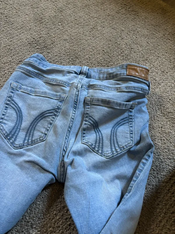 Hollister Jeans - Image 3