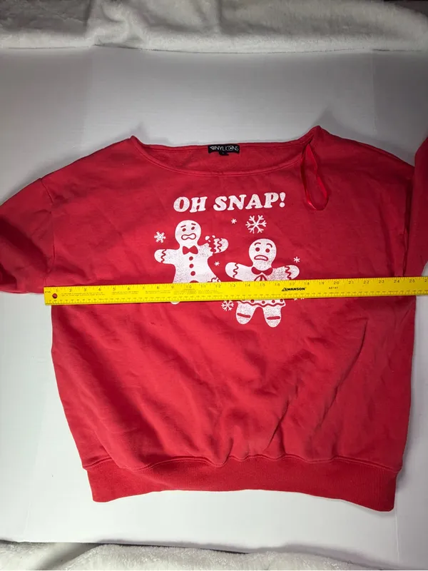 The Vinyl Icons Red Crewneck Sweatshirt like new, small pinhole - Image 4
