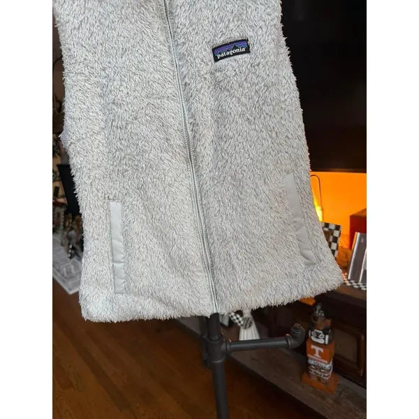 Patagonia Women's Los Gatos Vest in Birch White featuring a high-pile fleece XS - Image 3