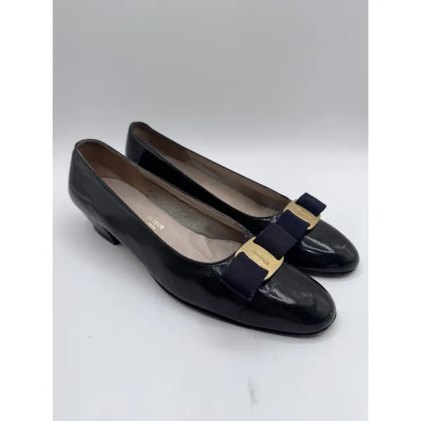 Salvatore Ferragamo Boutique Vara Bow Pumps Black Leather‎ Women's 8.5 AAA - Image 2