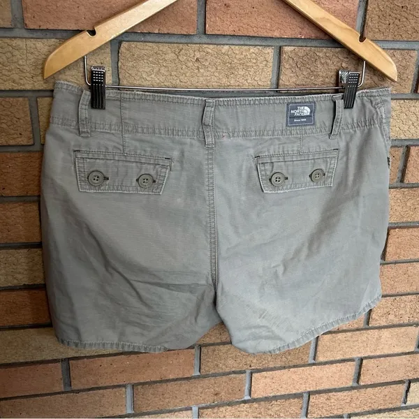 The North Face Women’s Beige/Gray 4” Hiking Outdoor Athletic Shorts Size 10 - Image 5