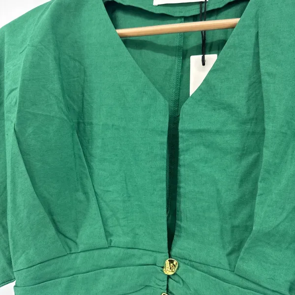 NWT Commense V-Neck Ruched Waist Linen Blend Crop Top Green‎ Gold Buttons Small - Image 3