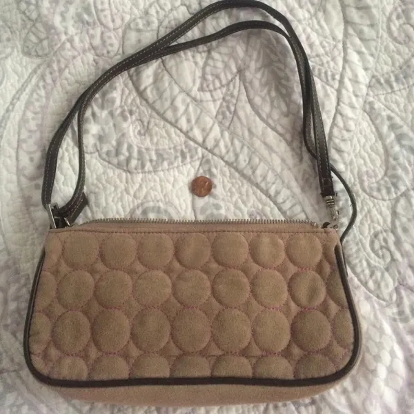 Liz Claiborne‎ Small Clutch Purse in Tan Suede with Pink Circle Pattern Baguette - Image 3