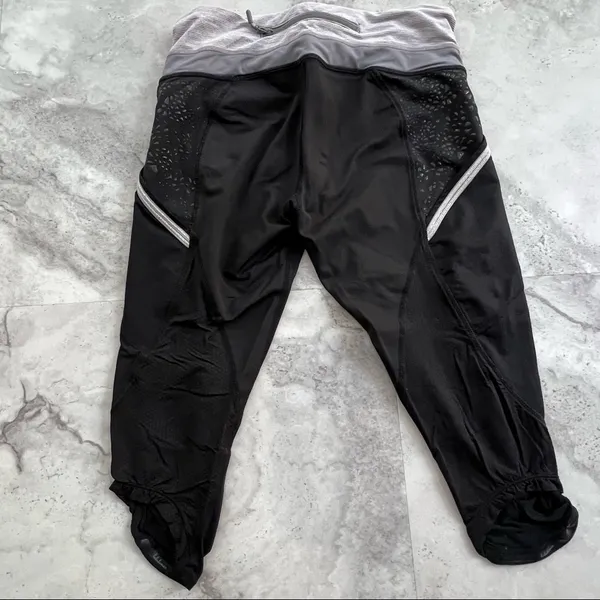 Lululemon 6 Run a‎ Marathon Crop Workout Pants - Image 7