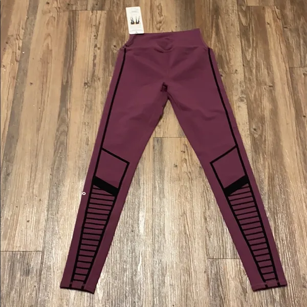 Alo Flocked High Waist Moto Legging - Image 5