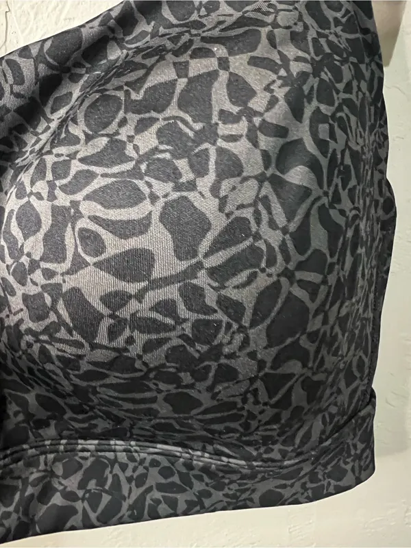 Under Armour Black Gray Abstract Print Fitted Athletic Sports Bra Strappy - Image 3