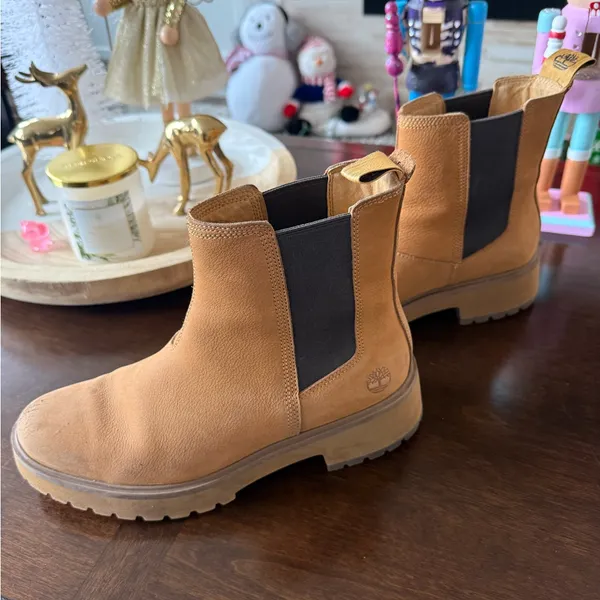 Timberland Carnaby Cool Women’s Chelsea Ankle Boot 8.5 - Image 3