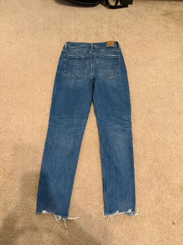 American Eagle Outfitters Blue Distressed Hem Women’s Mom Jeans - Image 3