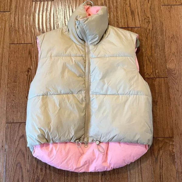 Amazon tan reversible cropped puffer vest large - Image 3