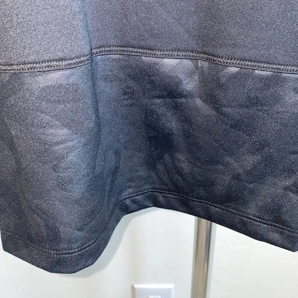 Under armour‎ women’s XL Locker Emboss black T Shirt - Image 4