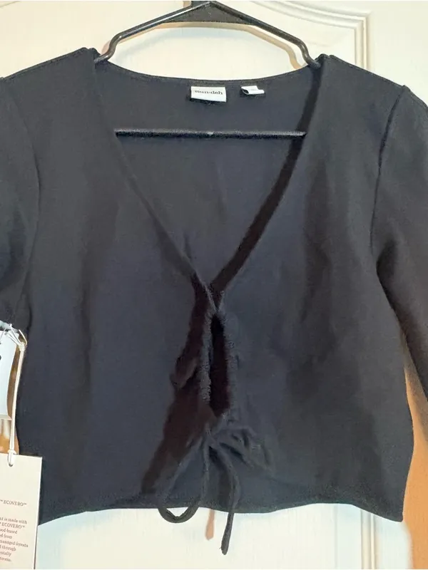 Sunday Best Cropped Tie-Front Blouse from Aritzia. - Image 3
