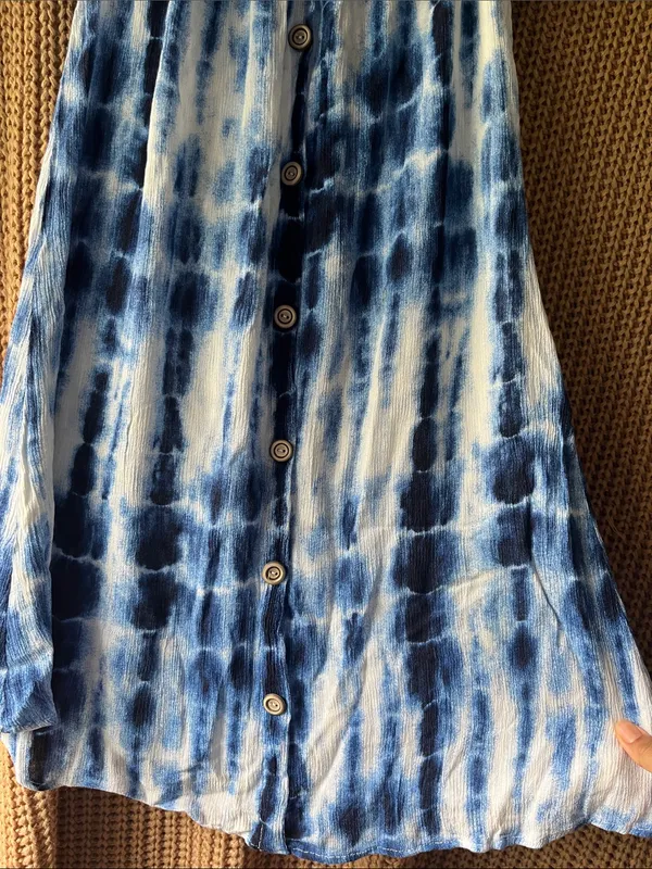 Tie-Dye Blue Midi Dress with Button Front - Image 5