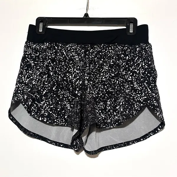 Lululemon Find Your Pace Short 3” - Crinkle Dust Reflective Alpine White 6 - Image 4