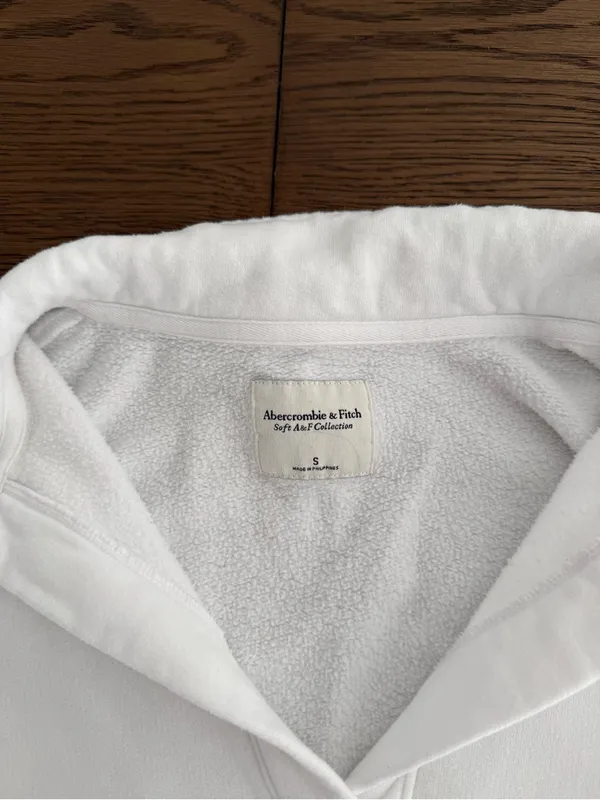Abercrombie & Fitch White Long-Sleeve V-Notch Pullover - Image 2