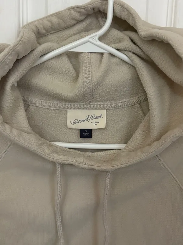 Universal Thread Cropped Pullover Hoodie in Beige - Image 4