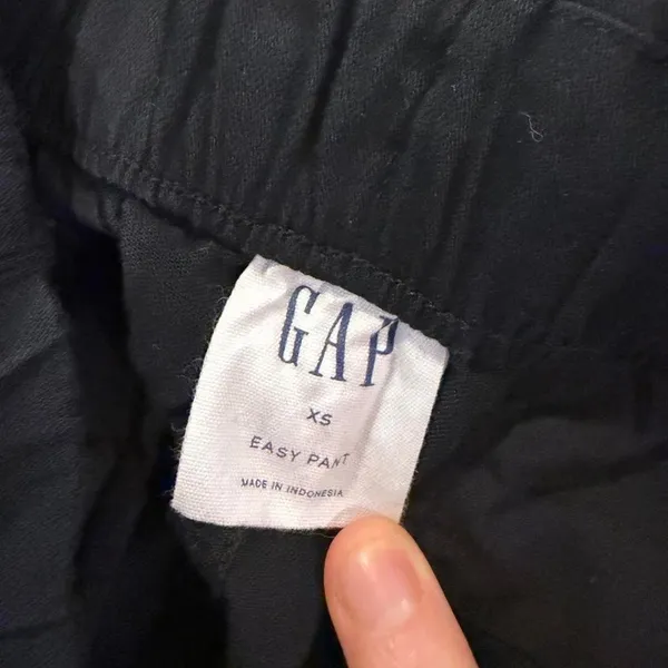 Gap Women's Black and Navy Trousers - Image 3