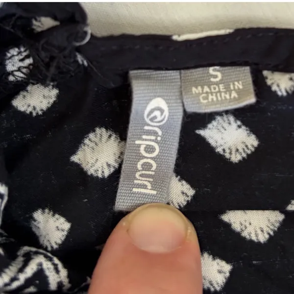 Rip Curl Womens Small Black White Geometric Print Mock Neck Keyhole Blouse Top‎ - Image 14