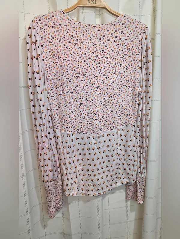 Free People Floral Button Down - Image 9