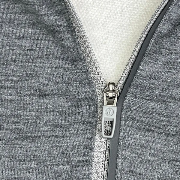 Lululemon heathered gray 1/4 zip pullover long sleeve activewear workout medium - Image 7