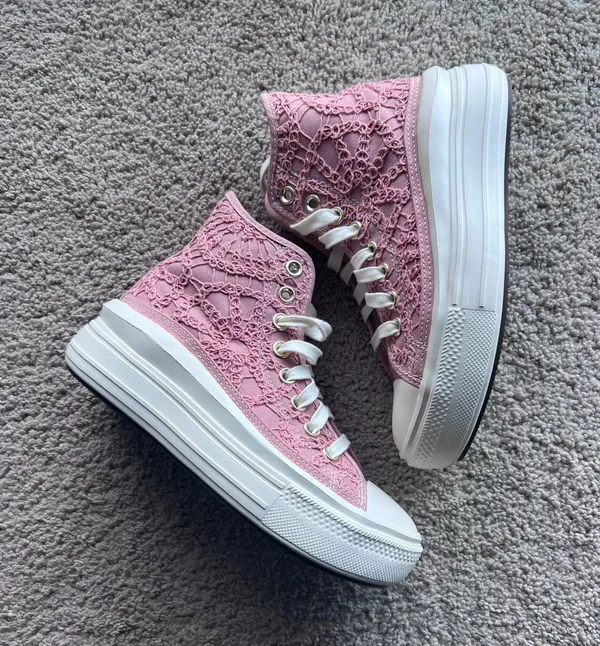 Converse Pink Crochet - Image 3