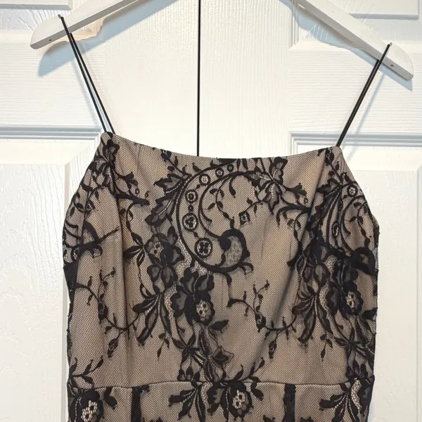 Lulus‎ Total Romance Lace Overlay Bodycon Midi Dress Black Nude Women's Size L - Image 4