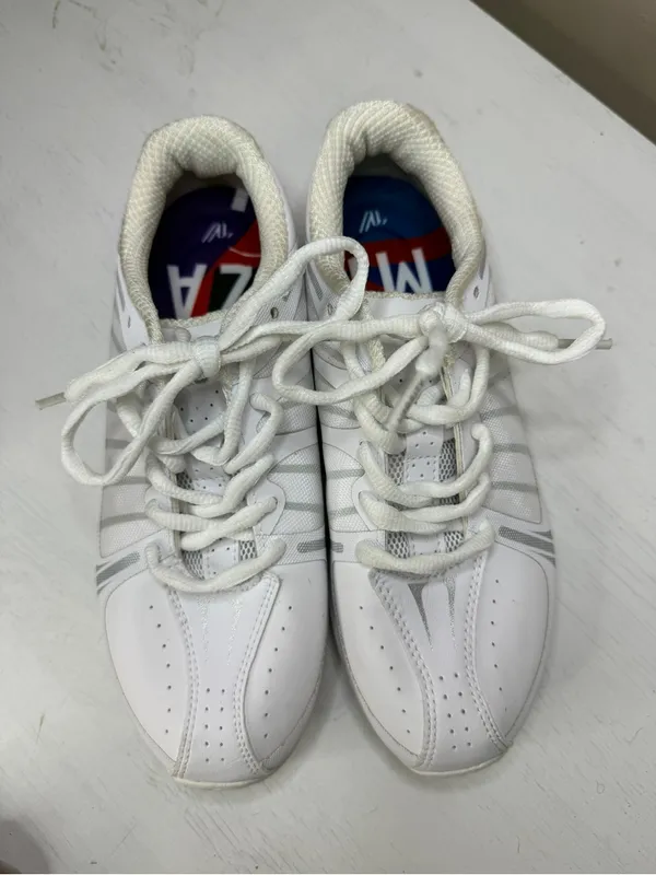 Varsity Miza+ White Cheer Shoes. Size 6.5 - Image 11