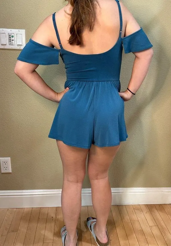 URBAN OUTFITTERS Off Shoulder Teal Ruffle Stretch Shorts Romper - size XS - Image 5