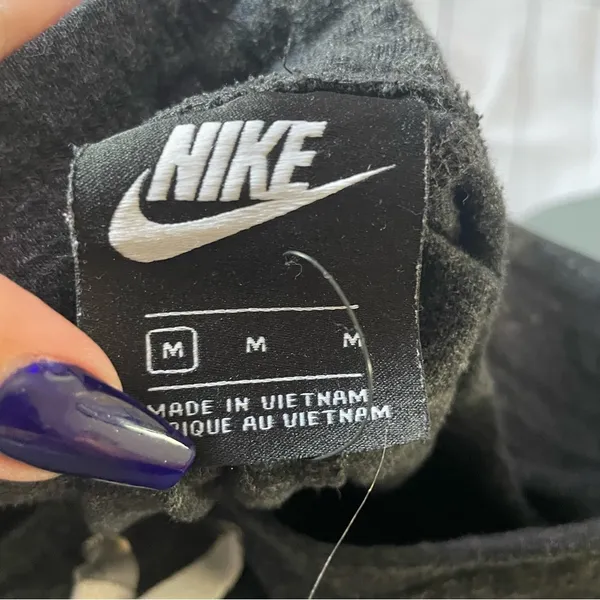 Nike Gray Cropped Sweatpants - Image 4