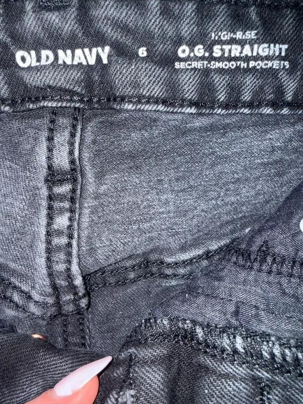 Old Navy O.G. Straight High-Rise Secret-Smooth Pocket Denim Shorts Size 6 - Image 4