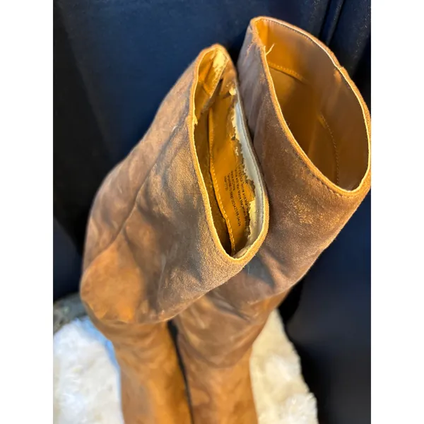 Target Tan Faux Suede Pointed Toe Kitten Heel Knee High Boots Size 9 Y2K costume - Image 2