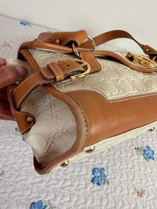 Salvatore Ferragamo VTG Gancini 2-Tone Leather Embossed Gold Hardwear Bag - Image 5