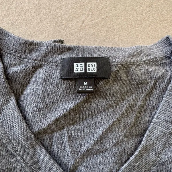 Uniqlo Wool V-Neck Sweater - Image 4