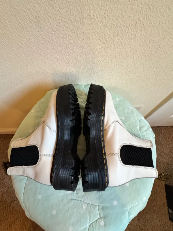 Dr. Martens 2976 Quad Chelsea boots in white, platform sole size 7 - Image 9