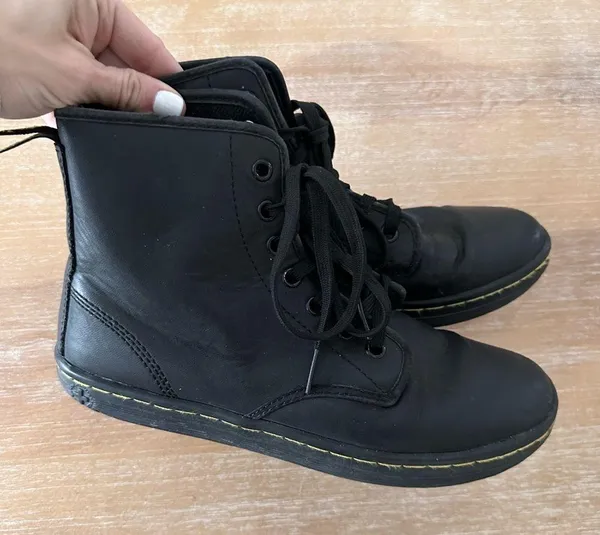 Dr. Martens Shoreditch Lace Up Boots - Image 2
