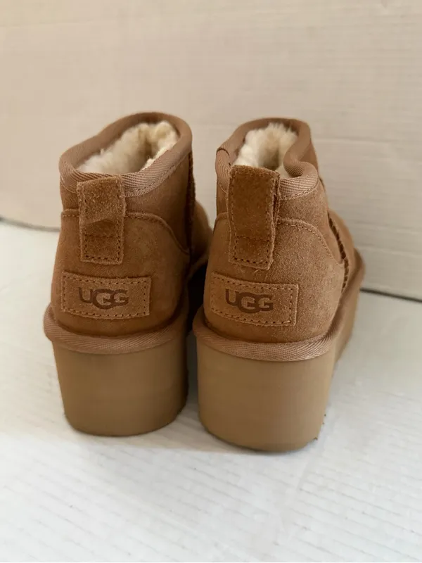 New UGG Classic Ultra Mini Platform Boots in chestnut size 6 - Image 2