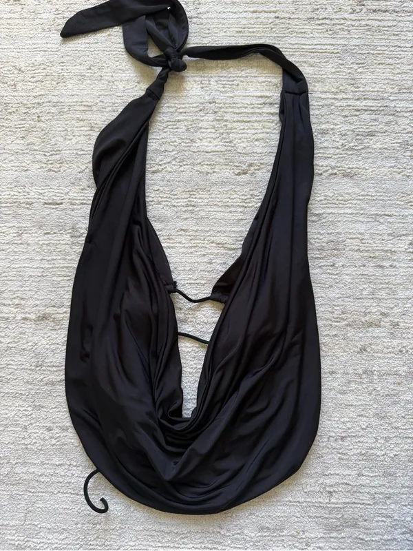 Edikted Black Plunge Halter Crop Top (Size XS) - Image 5