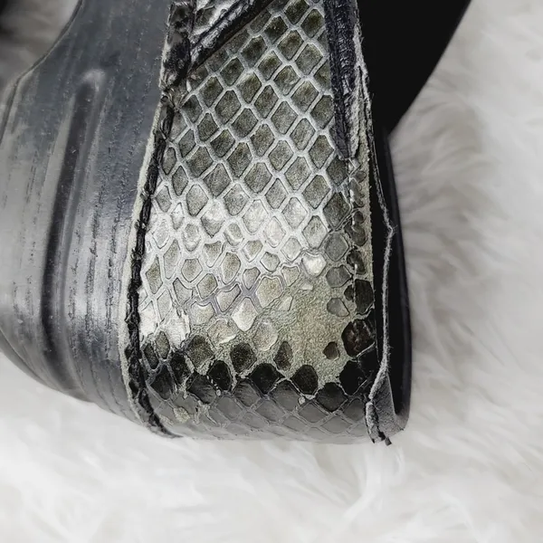 Dansko XP slip on clog walking job nursing shoes alligator print sz 6 - Image 6