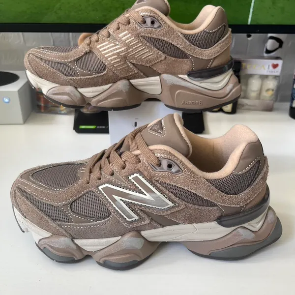 New Balance Brown 9060 sneakers - Image 2