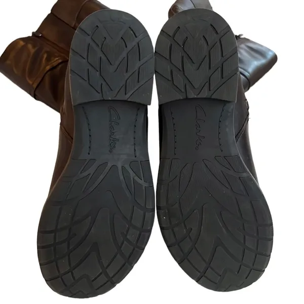 EUC Clarks Leather Boots - Image 9