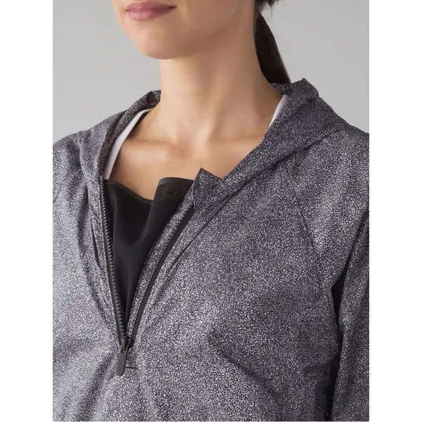 🆕 NWOT Lululemon I Put A Shell On You Crop Jacket Lightweight Pullover Hood 6 - Image 6