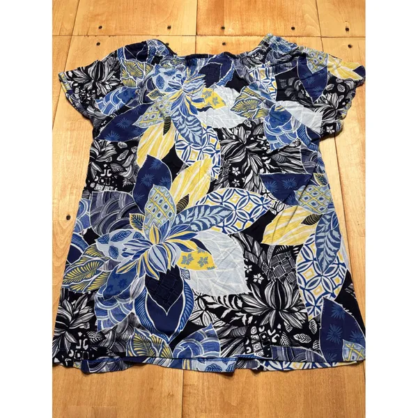 CJ Banks Women's Plus Size 1X Blue Floral Print Smocked‎ Neck Short Sleeve Shirt - Image 4