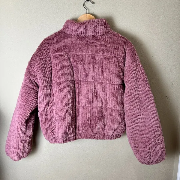 WILD FABLE Rose Pink Faux Fur Quilted Cropped Puffer Jacket Size Medium - Image 6